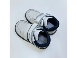 Detské biele pohodlné kvalitné poltopánky Dero white