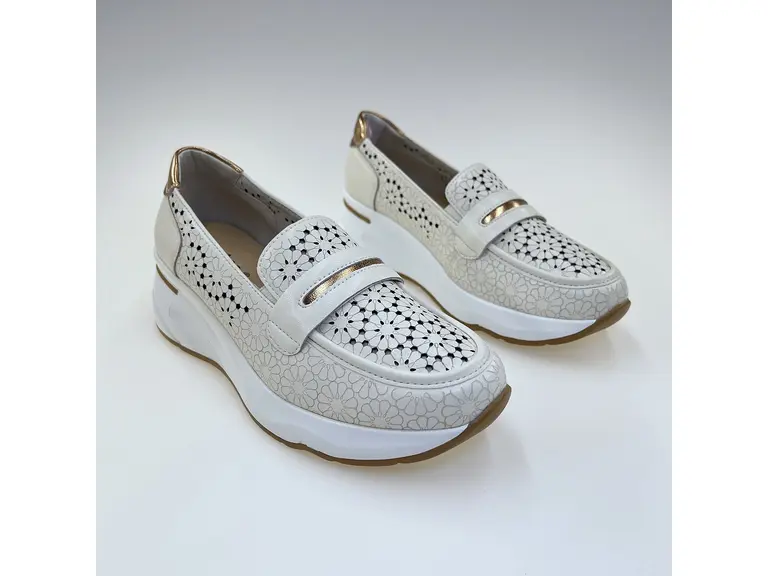 Dámske pohodlné mäkučké béžové  mokasiny 8OWB800014A-14