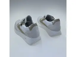 Dámske očarujúce biele pohodlné poltopánky D2V02-80