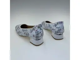 Dámske očarujúce biele pohodlné lodicky M4M480017H-10