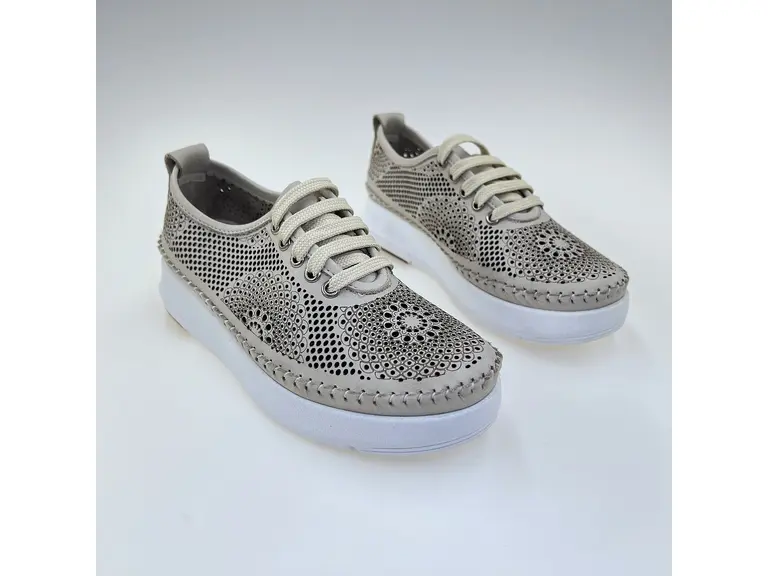 Dámske béžové kožené poltopánky Bombonella ASP729072K-L5-15