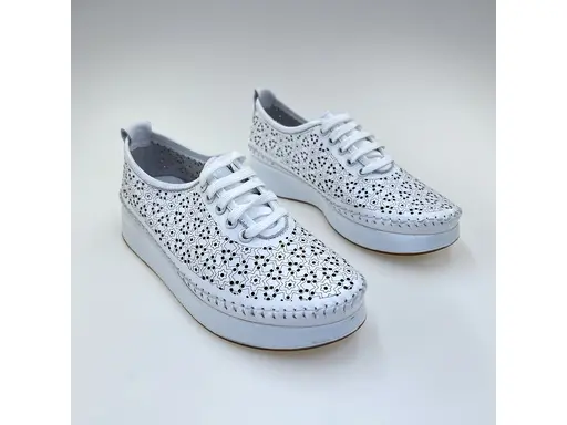 Dámske biele kožené poltopánky Bombonella ASP729L-L8-10