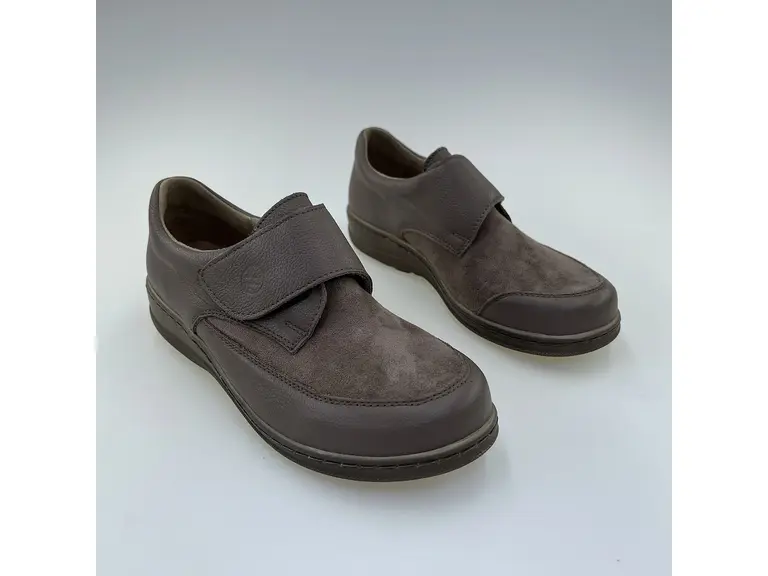 Dámske mäkučké kožené poltopánky Helios H473-16