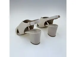 Dámske mäkučké kožené sandále Caprice 9-28309-46-140