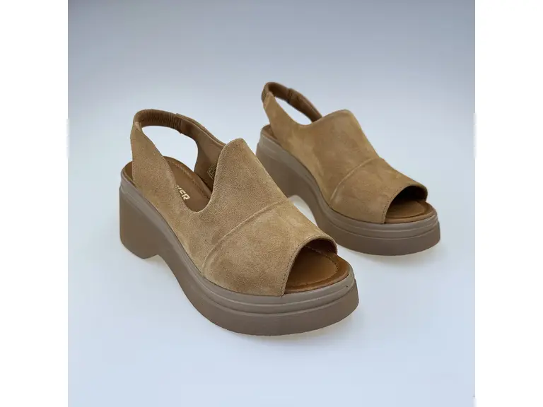 Dámske mäkučké kožené sandále Artiker 58C2045-16