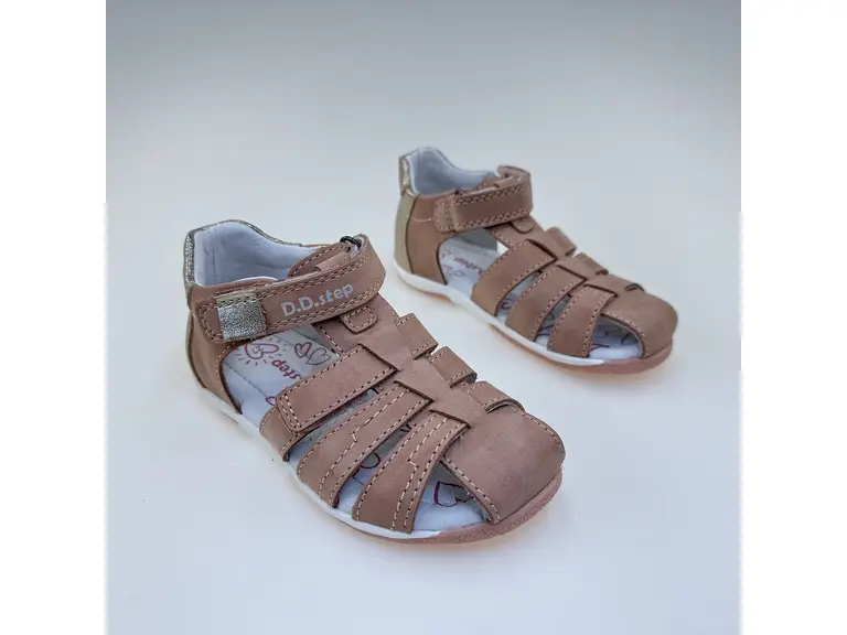 Detské kožené ružové sandálky D.D. Step G111-61843CM