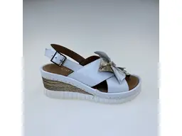 Dámske biele kožené letné sandálky 58c3155-10