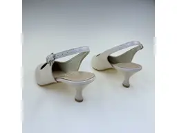 Dámske pohodlné elegantné béžové sandále M004-15