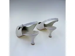 Dámske pohodlné elegantné béžové sandále M003-15M