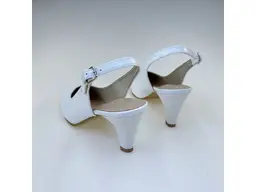 Dámske biele elegantné pohodlné sandále M876-10M